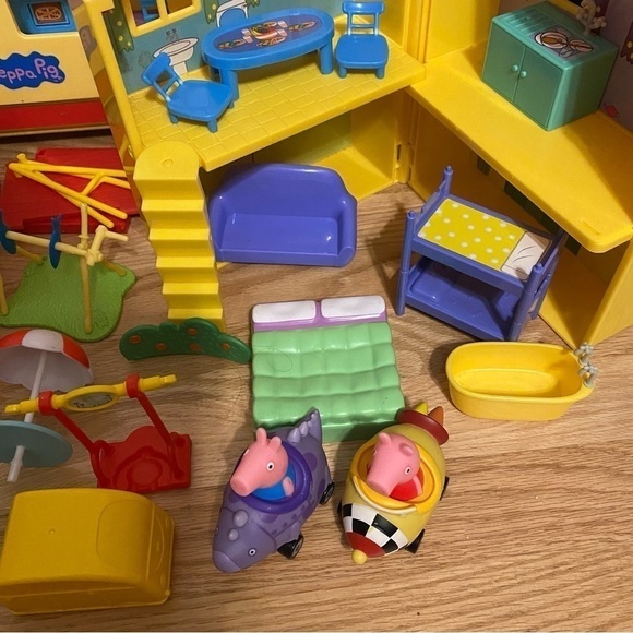 Peppa Pig HUGE Playset Lot Figures Camper Van Peek N Surprise Fold House Car - Picture 8 of 11